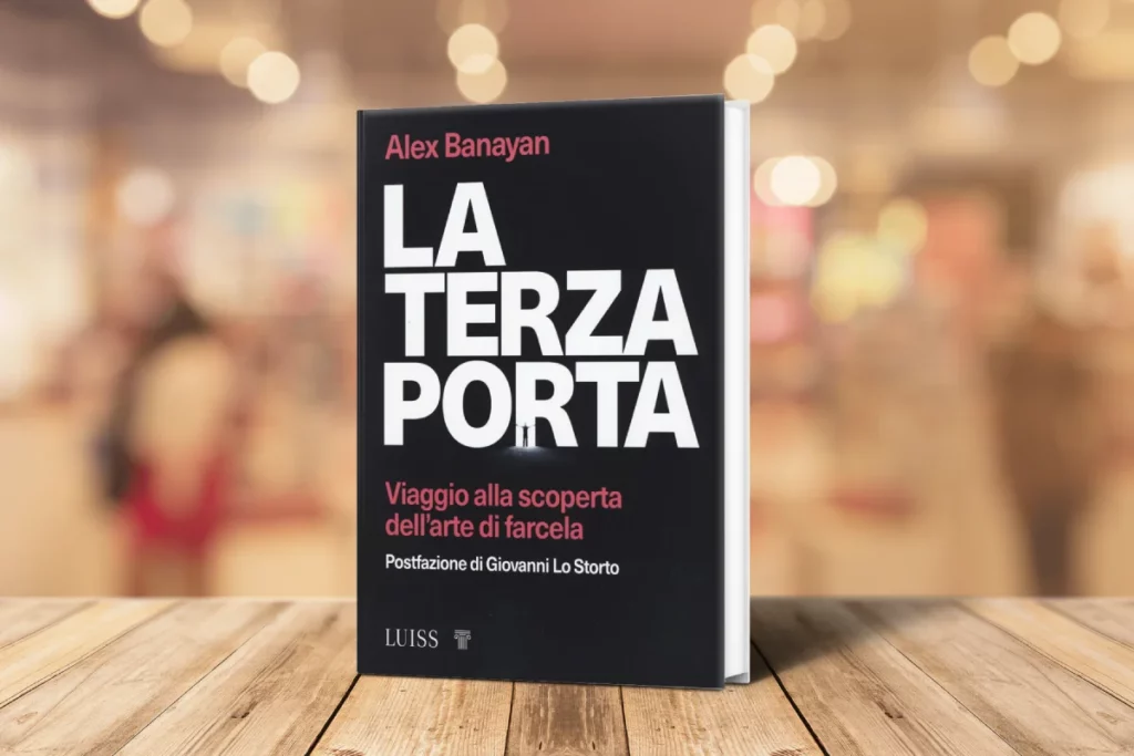 Cerchi dei libri per l'estate? Leggi "La terza porta" di Alex Banayan